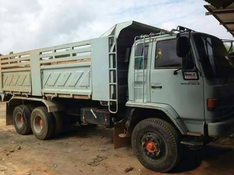 รถอีซูซุ  10  ล้อดั้ม  240  แรงม้า.  ปี 38   สนใจติดต่อ 081 - 6079515