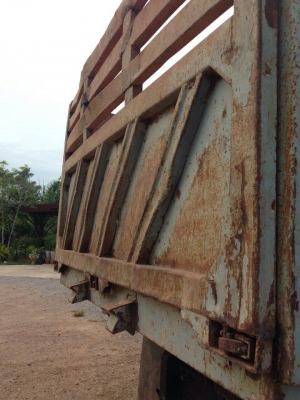 รถอีซูซุ  10  ล้อดั้ม  240  แรงม้า.  ปี 38   สนใจติดต่อ 081 - 6079515