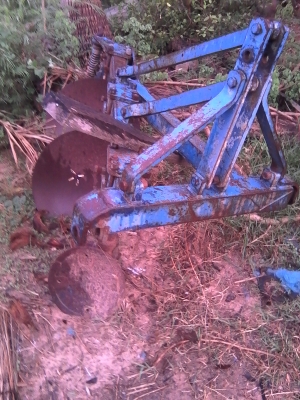 ผานรถไถรุ่น M และ ฟอร์ด