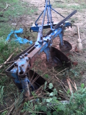 ผานรถไถรุ่น M และ ฟอร์ด