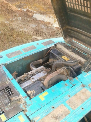 KOBELCO YN10 MARK 6 SUPER SK 200 รถบอดี้สวยเดิมสภาพดีมากพร้อมทำงานได้เลยครับ ใช้งาน 8,450 ชม. เครื่องยนต์เดิมๆปั๊มเดิมแห้งดีแรงดีไม่มีเยิ้มทำงานได้เร็วเดินเร็วใช้งานคล่อง ภายในเก๋งสะอาด แอร์เย็น ภายนอกบอดีบูมอาร์มสวยๆ เอวแน่น ช่วงล่างโซ่บูทใบแทรกสภาพดีประ