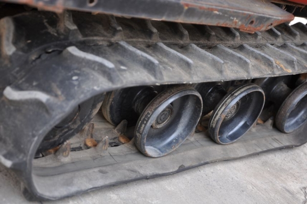 ขายรถ นวดข้าว(เมล็ดพันธ์)ต่างๆMITSUBISHIตีนตะขาบ สภาพสวยเดิมจากญี่ปุ่น ขายถูก29,000บาท!!