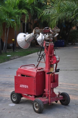 ขายสปอร์ตไลท์ DENYOเครื่องDIESEL พร้อมทาเวอร์เครนสูง สวยเดิมจากญี่ปุ่นยังไม่เคยใช้ในไทย 28,000เท่านั้น!!