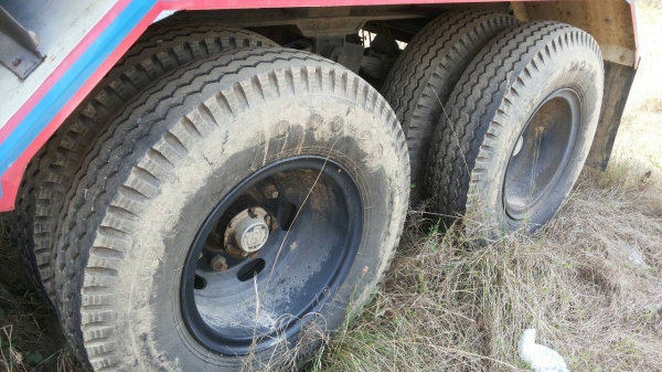 ขายหางพ่วง 3  เพลา. แท้.  / อู่ เชียรการช่าง.  สนใจติดต่อ  081 - 6079515