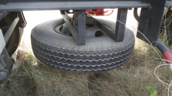 ขายหางพ่วง 3  เพลา. แท้.  / อู่ เชียรการช่าง.  สนใจติดต่อ  081 - 6079515