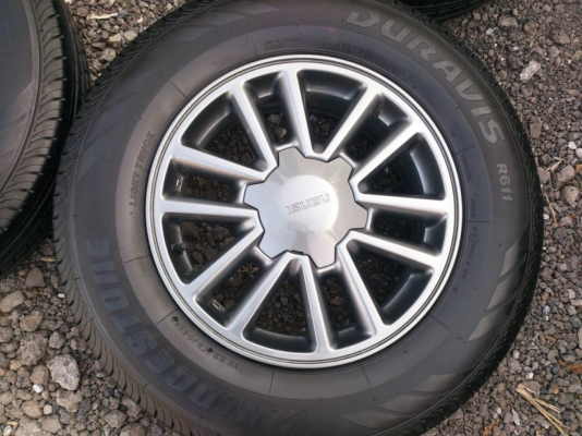 ขายแม็กISUZU X-SERIES น้องๆป้ายแดง พร้อมยางบริดสโตน215/70R16 ยางสัปดาห์ที่05ปี14 ยางสวยมากเท่ากันใช้งานน้อยสดๆ (สภาพ95\%) จำนวน 1 ชุด ขายแม็กISUZU X-SERIES น้องๆป้ายแดง พร้อมยางบริดสโตน215/70R16 ยางสัปดาห์ที่05ปี14 ยางสวยมากเท่ากันใช้งานน้อยสดๆ (สภาพ95\%) จำนวน 1 ชุด