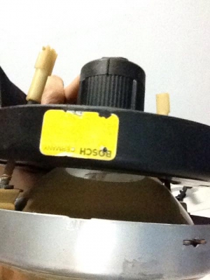 ขายชุดไฟหน้าbosch แท้ ปรับสูง-ต่ำ พร้อมตัวปรับ ราคา2900บาท โทร0924462525โส