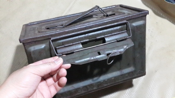 ลังใส่เครื่องมือ ใบใหญ่ๆหนาๆครับ USA.