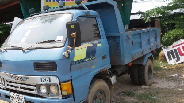 ขายหกล้อดั้ม อีซูซุ KS110แรง หัวยกได้ พ.เวอร์ สภาพดีพร้อมใช้งาน ทะเบียนพร้อมโอน ราคา255,000บ ราคาเบาๆ