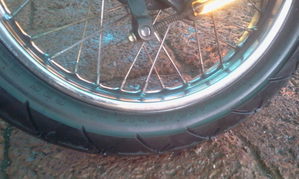 ขาย Jx 110 สภาพหล่อๆ ล้อโต เครื่องฟิตมาใหม่ วิ่งดี ไม่มีปัญหา ค่าตัว 11500 บาท (มีสำเนาหน้าเล่มสวมให้+ใบซื้อขาย) ขาย Jx 110 สภาพหล่อๆ ล้อโต เครื่องฟิตมาใหม่ วิ่งดี ไม่มีปัญหา ค่าตัว 11500 บาท (มีสำเนาหน้าเล่มสวมให้+ใบซื้อขาย)