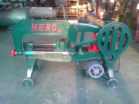 เครื่องเลื่อย HERO 14 นิ้ว สภาพสวยมากๆครับ สวยจริงๆ ใช้ไฟบ้าน พร้อมใช้งาน