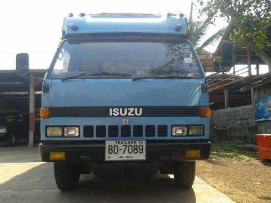 ISUZU NPR61P เครื่อง 130 แรง4BG1 เพาเวอร์ เกียร์สั้นหัวยกได้ กะบะยาว4.3 ม. พร้อมหลังคานักเรียน ISUZU NPR61P เครื่อง 130 แรง4BG1 เพาเวอร์ เกียร์สั้นหัวยกได้ กะบะยาว4.3 ม. พร้อมหลังคานักเรียน