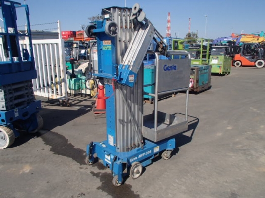 Genie AWP-30S รถกระเช้า ยกนน. 159 kg ยกสูง 11 m  Aerial Platform  สนใจโทร. 080-6565422 (หนิง)