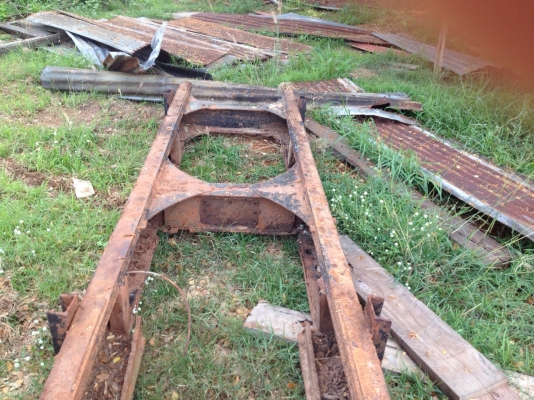 ISUZU หัวยาว เหลือแต่คัชชี สวยพอใช้มีบวมบ้างบางจุด เอาไปทำโครงสร้างรถลากรถเกี่ยวสบายเลยครัช