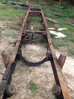 ISUZU หัวยาว เหลือแต่คัชชี สวยพอใช้มีบวมบ้างบางจุด เอาไปทำโครงสร้างรถลากรถเกี่ยวสบายเลยครัช