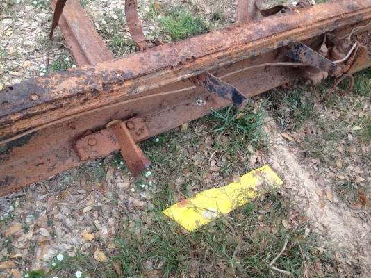 ISUZU หัวยาว เหลือแต่คัชชี สวยพอใช้มีบวมบ้างบางจุด เอาไปทำโครงสร้างรถลากรถเกี่ยวสบายเลยครัช