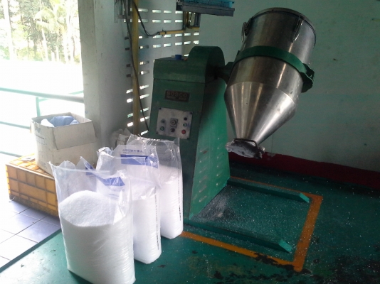 เครื่องผสมเม็ดพลาสติก BOSCO ขนาด 5 HP.พร้อมใช้งาน ราคาต่อรองกันได้ครับ