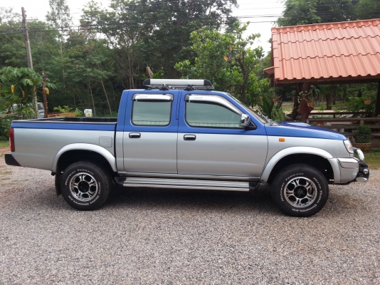 ขายNissan Fornt4x4 4ประตู ขายNissan Fornt4x4 4ประตู