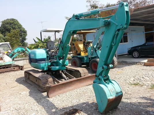 ขายด่วน KOMATSU PC 40 R8 นำเข้าจากญี่ปุ่น แทรคเหล็ก พร้อมใช้งาน 086-348-2188 พง