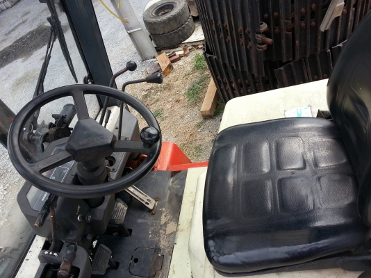 ฟอร์คลิฟท์ NISSAN 2.5 ตัน เสา 6 เมตร ดีเซล ยางตัน 090-986-2521 อ๊อบ