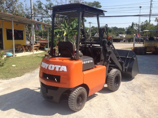 รถตักล้อยาง TOYOTA SG10 เก่าญี่ปุ่น ราคาถูก 090-986-2521 อ๊อบ