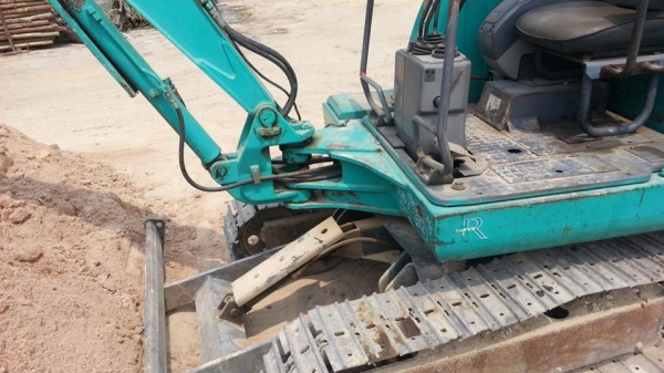 ขายรถขุดเล็ก2คันสภาพดีพร้อมใช้