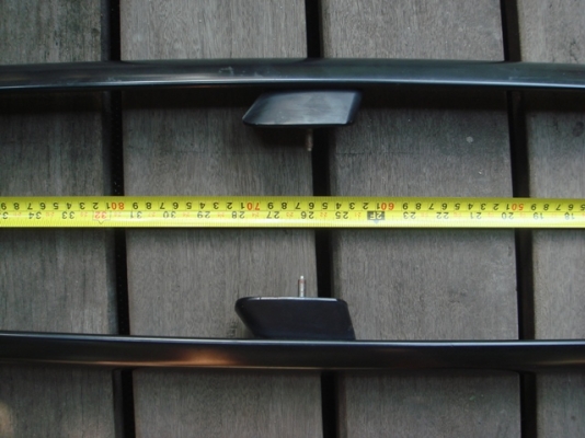 ขายคานติดบอดี้หลังคาคู่ตัวแบบเจาะยึดไม่ทราบรุ่นสำหรับวางถาดหลังคาขนาดตามรูปครับ