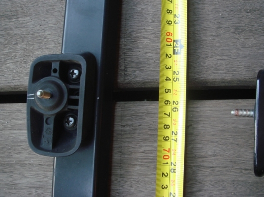 ขายคานติดบอดี้หลังคาคู่ตัวแบบเจาะยึดไม่ทราบรุ่นสำหรับวางถาดหลังคาขนาดตามรูปครับ