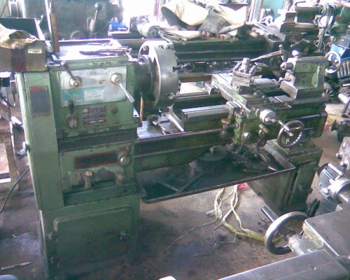 เครื่องกลึง 5 ฟุต TASHING เกียร์บล็อค 2 เพลา ใส่หัวสี่จับไว้ พร้อมใช้งาน ขายราคาถูกครับ