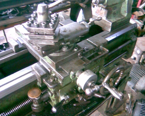 เครื่องกลึง 5 ฟุต TASHING เกียร์บล็อค 2 เพลา ใส่หัวสี่จับไว้ พร้อมใช้งาน ขายราคาถูกครับ เครื่องกลึง 5 ฟุต TASHING เกียร์บล็อค 2 เพลา ใส่หัวสี่จับไว้ พร้อมใช้งาน ขายราคาถูกครับ