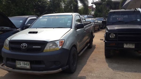 Toyota VIGO ปี 49 เครื่อง 3000 เพลาลอย แอร์เย็น พวงมาลัยเพาเวอร์ เล่มทะเบียน