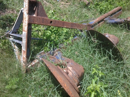 ขายตามสภาพผาล3ใบ26นิ้วCMTสภาพทีเห็นติดมากับรถไถฟอด ขายตามสภาพผาล3ใบ26นิ้วCMTสภาพทีเห็นติดมากับรถไถฟอด