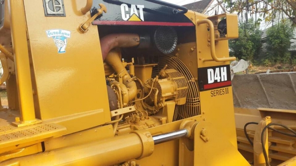 ขายแทรคเตอร์ CAT D4H