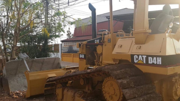 ขายแทรคเตอร์ CAT D4H