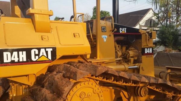 ขายแทรคเตอร์ CAT D4H