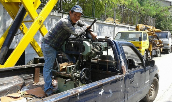 จัดส่งไปแล้วนะครับ - สำหรับ เครื่องตัดไม้, ผ่าไม้,บากไม้ หัวเสา ลูกค้า กทม