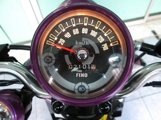 Fino i สี ม่วงดำขาว ลายแฟร์ชั่น ลายใหม่ล่าสุด  รถเดือน พฤษภาคม ปี57 ไมล์ 2 พันโล แถม 2 รายการ 31900