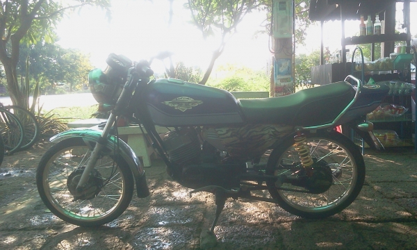 ขาย Kawasaki Gto m4 สภาพพร้อมใช้งาน ไมล์ขึ้น ไฟหน้าหลังติด(ไฟเลี้ยว เเตร เเบตเสื่อมต้องเปลี่่ยน) เครื่องฟิตๆ สตาร์ทที่เดียวติด มีเเผ่นป้ายทะเบียน(เล่มหาย) ราคา 5900 บาท เท่านั้น สนใจโทรมาสอบถามกันได้ครับผม 089-8054390 / 083-9008343 โอ๋ ลพบุรี ขาย Kawasaki Gto m4 สภาพพร้อมใช้งาน ไมล์ขึ้น ไฟหน้าหลังติด(ไฟเลี้ยว เเตร เเบตเสื่อมต้องเปลี่่ยน) เครื่องฟิตๆ สตาร์ทที่เดียวติด มีเเผ่นป้ายทะเบียน(เล่มหาย) ราคา 5900 บาท เท่านั้น สนใจโทรมาสอบถามกันได้ครับผม 089-8054390 / 083-9008343 โอ๋ ลพบุรี