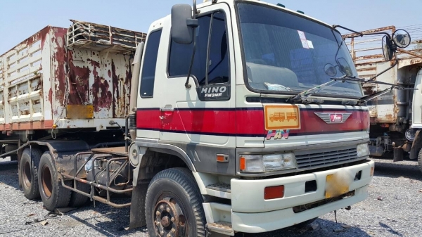 ขายหัวลาก 10 ล้อ 2 เพลา พร้อมหางคอกไม่ดั้ม ยาว.12 ม. รถสวยเดิมๆ ราคา.1450000 สนใจนัดดูรถได้เลยครับ