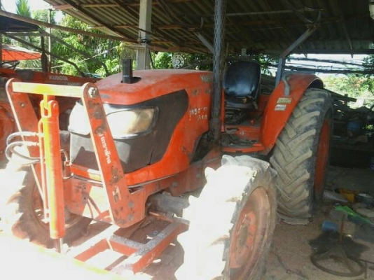 รถไถ KUBOTA 7040  ,  2 เพลา    ( รถทำงาน 3,xxx ชม. )    สนใจติดต่อ  081 - 6079515