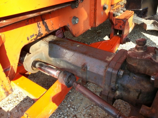 รถไถ KUBOTA 7040  ,  2 เพลา    ( รถทำงาน 3,xxx ชม. )    สนใจติดต่อ  081 - 6079515