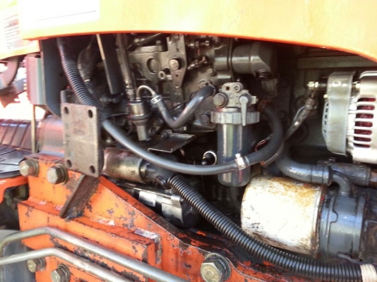 รถไถ KUBOTA 7040  ,  2 เพลา    ( รถทำงาน 3,xxx ชม. )    สนใจติดต่อ  081 - 6079515