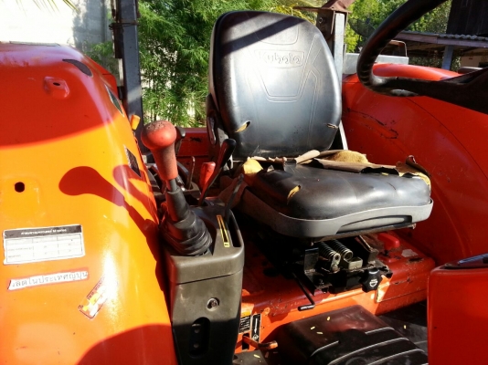 รถไถ KUBOTA 7040  ,  2 เพลา    ( รถทำงาน 3,xxx ชม. )    สนใจติดต่อ  081 - 6079515
