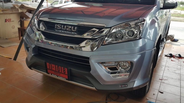 ชุดแต่ง MU-X Freeform FM จำนวน 4/6/8/10 ชิ้น  งานรับประกันคุณภาพ 1ปี