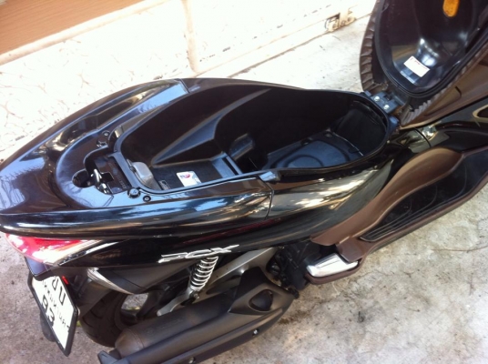 ขออนุญาติขาย Honda PCX125i ตัว Top รุ่น Combi Bake วิ่งน้อย 9,xxx กิโลเมตร