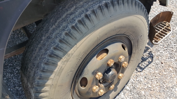 ขายรถหัวลาก 10 ล้อ 2 เพลา พร้อมหางคอกไม่ดั้ม 2 คาน ISUZU 270 ปี.46 รถสวยแบบเดิมๆราคา 1550000 ต่อรอง