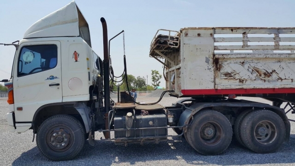 ขายรถหัวลาก 10 ล้อ 2 เพลา พร้อมหางคอกไม่ดั้ม 2 เพลา HINO 320 ปี.ธ.ค-46 รถสวยเดิมๆ ราคา1650000 มี 3 ชุด สนใจรีบจองด่วน ขายรถหัวลาก 10 ล้อ 2 เพลา พร้อมหางคอกไม่ดั้ม 2 เพลา HINO 320 ปี.ธ.ค-46 รถสวยเดิมๆ ราคา1650000 มี 3 ชุด สนใจรีบจองด่วน