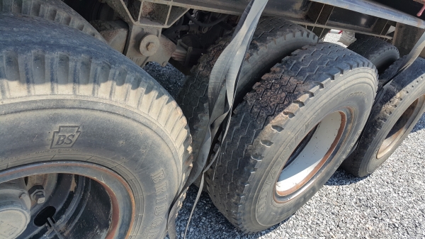 ขายรถหัวลาก 10 ล้อ 2 เพลา พร้อมหางคอกไม่ดั้ม 2 เพลา HINO 320 ปี.ธ.ค-46 รถสวยเดิมๆ ราคา1650000 มี 3 ชุด สนใจรีบจองด่วน ขายรถหัวลาก 10 ล้อ 2 เพลา พร้อมหางคอกไม่ดั้ม 2 เพลา HINO 320 ปี.ธ.ค-46 รถสวยเดิมๆ ราคา1650000 มี 3 ชุด สนใจรีบจองด่วน