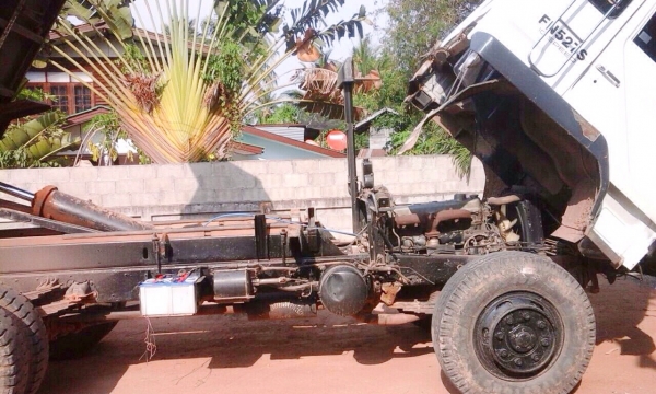 MITSUBISHI FUSO FK 165 HP 6D14 หกล้อดั๊มพ์ กระบะดั๊มพ์เหล็ก 6 ตันความยาว 3.80 เมตรสภาพสวยเดิมๆพร้อมบรรทุกได้เลยครับ เครื่องยนต์แน่นแรงดีไม่เยิ้ม หัวเก๋งอย่างสวยเดิมบางดีมากครับภายในเก๋งคอนโซลสวยครบ แอร์ พวงมาลัยเพาเวอร์ ช่วงล่างใหญ่คัชซีสวยไม่มีบวม ยาง 9.