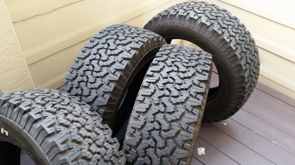 ขายยาง BF All Terrain 265/65R18 สวยๆครับ